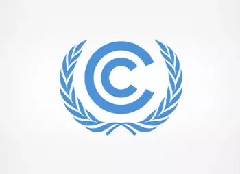 Das blaue Logo des 23. Weltklimagipfels vor weißem Hintergrund.